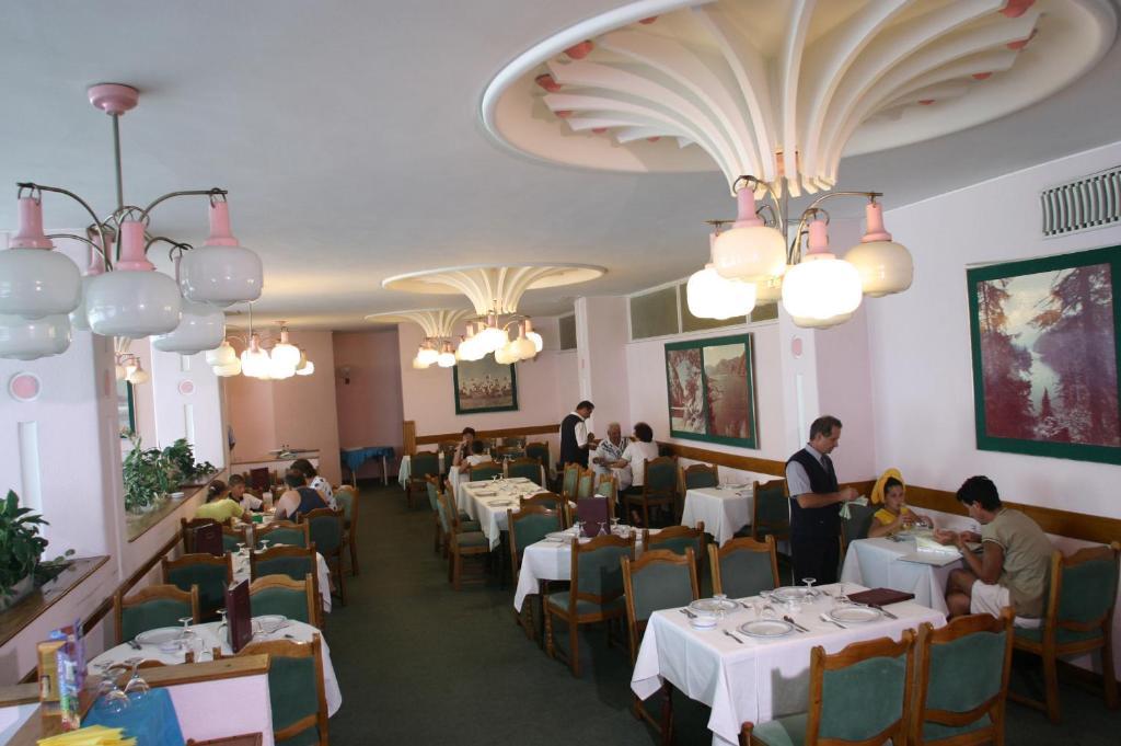 Hotel Crisana Baile Felix Exterior photo